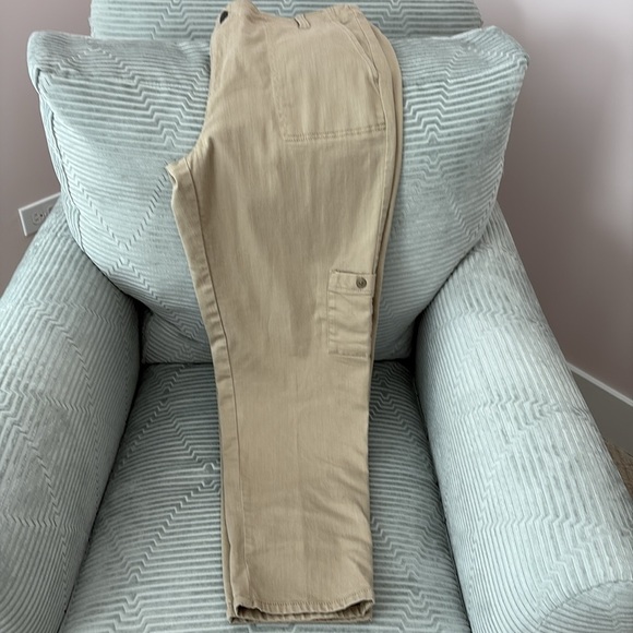 J. Jill Denim Tan/Khaki Jeans. Large Front Pockets. Side Pocket on Leg. Size 14. - Picture 1 of 10